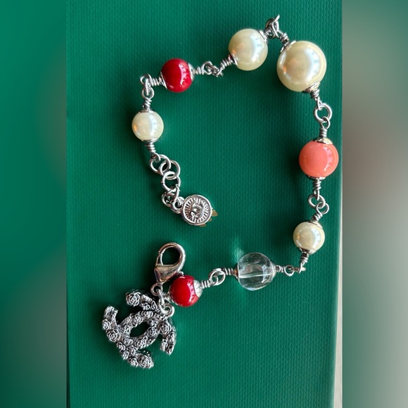 Jewelry - Gorgeous fashion CC logo bracelet